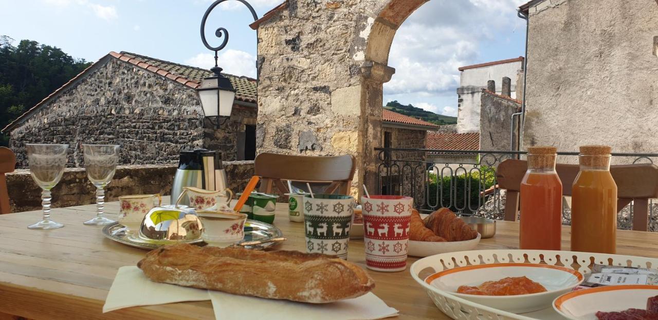 La Tour Noble Bed & Breakfast Saint-Saturnin  Екстериор снимка