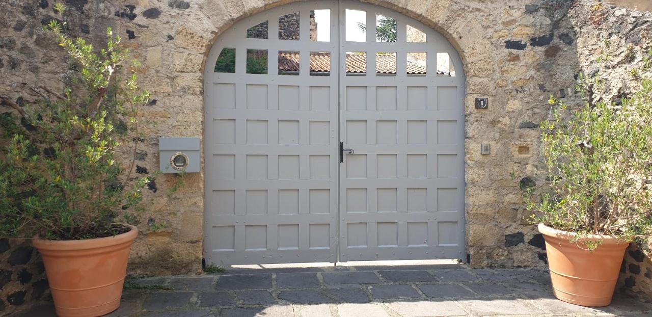 La Tour Noble Bed & Breakfast Saint-Saturnin  Екстериор снимка
