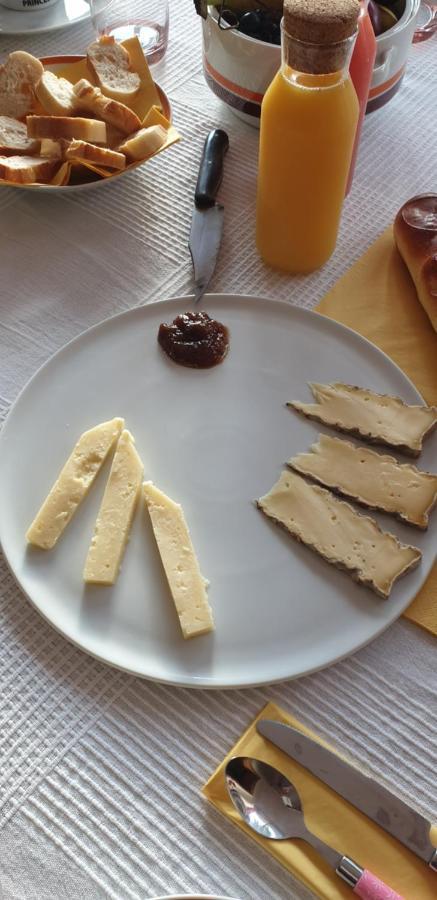 La Tour Noble Bed & Breakfast Saint-Saturnin  Екстериор снимка