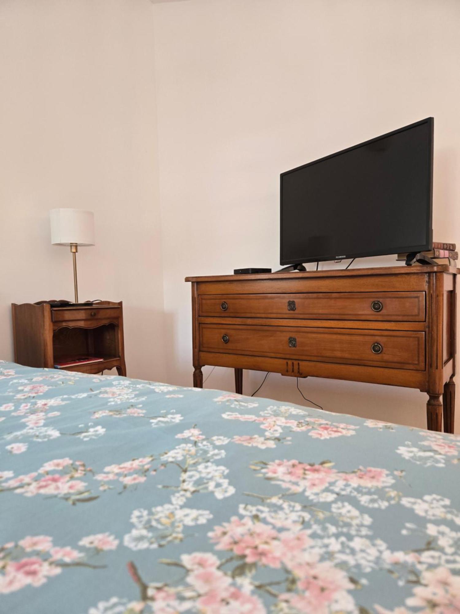 La Tour Noble Bed & Breakfast Saint-Saturnin  Екстериор снимка